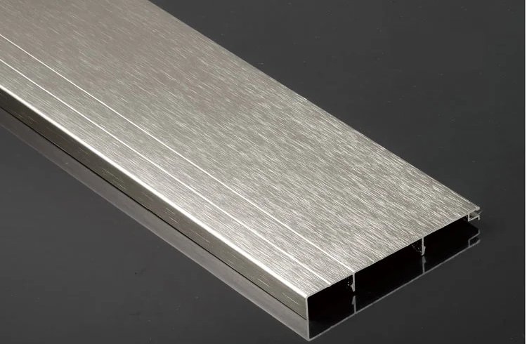 Surface de la brosse Personnaliser le profil extrudé en aluminium de couleur métallique dorée
